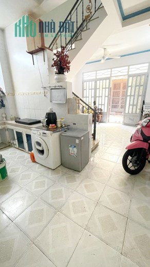 Nhà 2 tầng căn góc hẻm thông 4m Âu Dương Lân P3Q8. Giá 4,3 tỷ TL