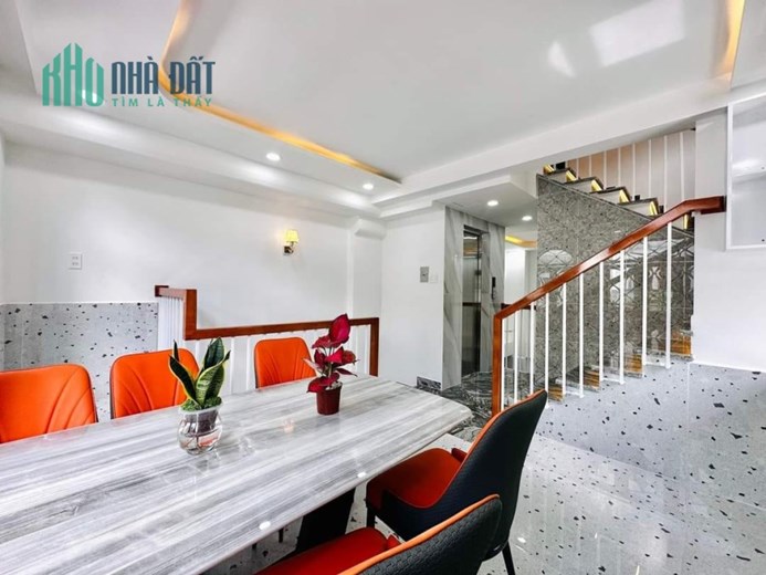 Bán Nhà Có thang máy đẹp 5 tầng 4 phòng ngủ giá 8 tỷ Gò Vấp