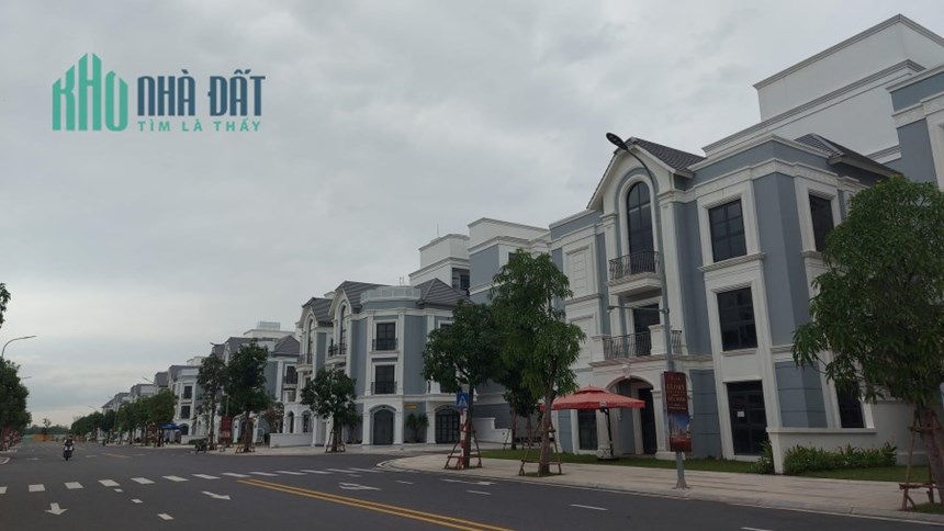 Bán Biệt thự - Shophouse Vinhomes, DT 404m2, 4 tầng, 3 mặt tiền Chỉ 53.9 tỷ