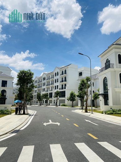 Bán Biệt thự - Shophouse Vinhomes, DT 404m2, 4 tầng, 3 mặt tiền Chỉ 53.9 tỷ