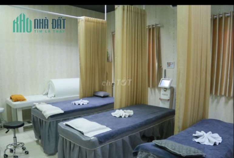 Sang nhượng spa Huỳnh Tấn Phát, Quận 7, DT 250m2