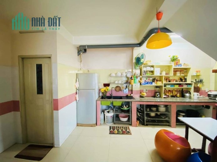 NHÀ BÁN NGAY  PHAN VĂN TRỊ ĐƯỜNG NGUYỄN DU GÒ VẤP. 10M RA MẶT TIỀN - 4 TẦNG.65M2. GIÁ TỐT.
