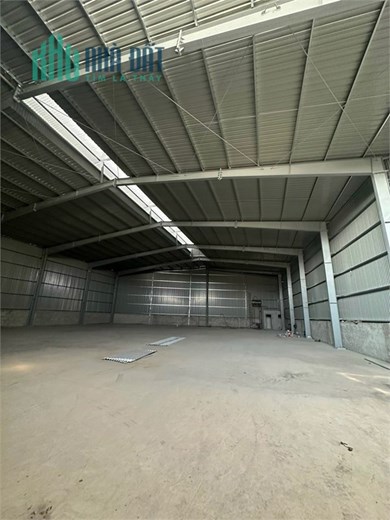 bán nhà xưởng đang cho thuê 70tr, chiều cao tiêu chuẩn, nhà lầu có hoàn công