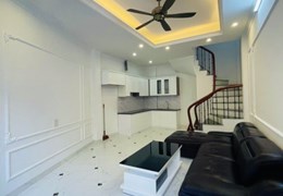 Nhà 5 tầng mới koong, phố Thượng Thanh, ô tô cách 30m, DT 30m2, MT 3.5m, nhỉnh 2 tỷ