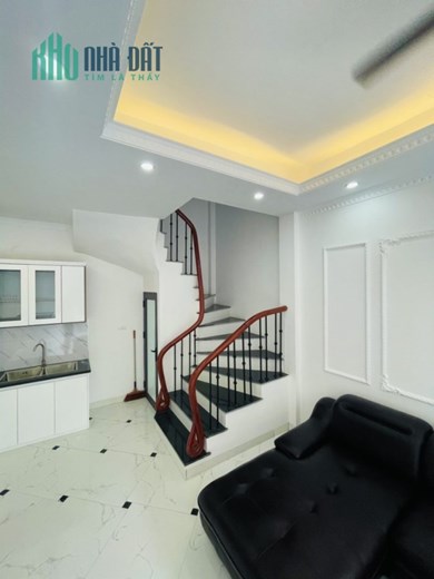 Nhà 5 tầng mới koong, phố Thượng Thanh, ô tô cách 30m, DT 30m2, MT 3.5m, nhỉnh 2 tỷ
