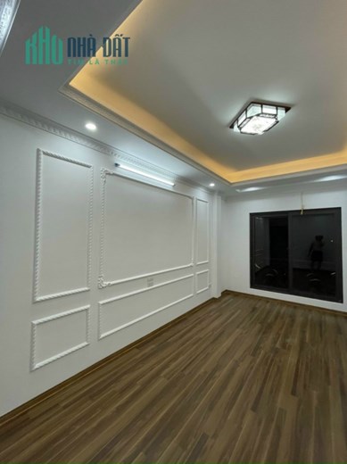 Nhà 5 tầng mới koong, phố Thượng Thanh, ô tô cách 30m, DT 30m2, MT 3.5m, nhỉnh 2 tỷ