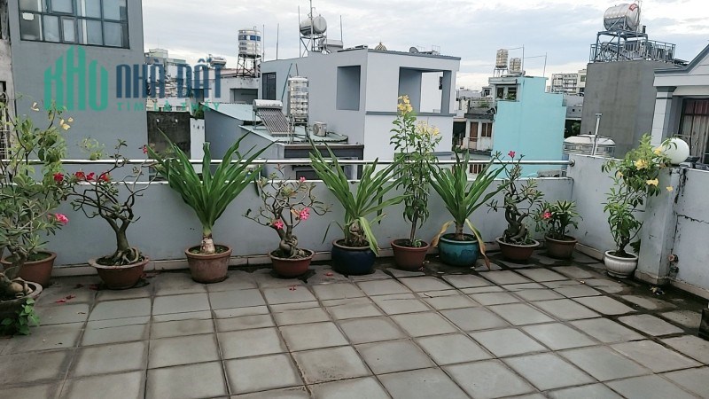 Nhà 72m2, 4 tầng khu Phan Xích Long Phú Nhuận giá 6.5 tỷ