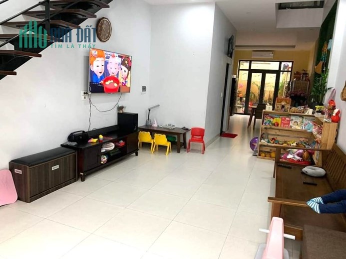 Giá cực SỐC! Chỉ 50tr/m2 có Nhà 3 tầng phố Ngô Gia Tự, gần ô tô, 80m2, MT 4.4m, giá 4 tỷ