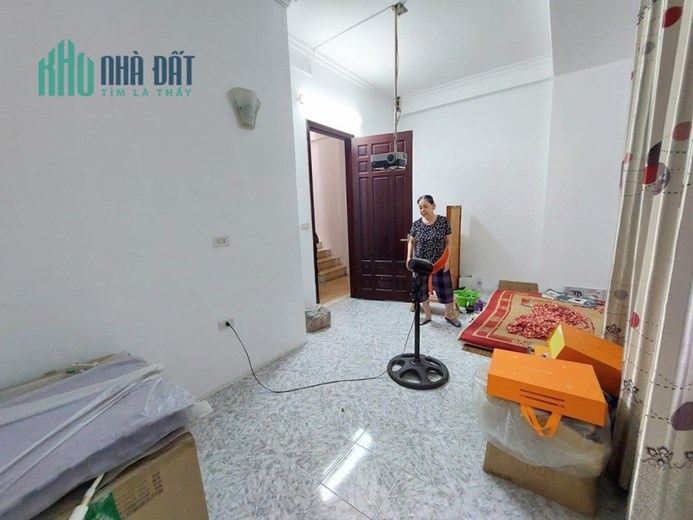 BÁN NHÀ - LÔ GÓC - GẦN PHỐ - GẦN Ô TÔ -TRUNG TÂM QUẬN HAI BÀ TRƯNG - TIỆN ÍCH BẠT NGÀN 39m 4 TẦNG