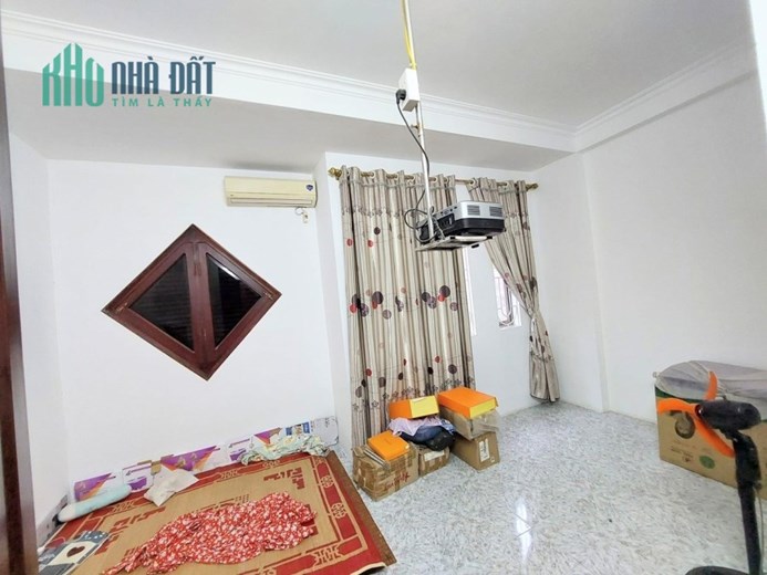 BÁN NHÀ - LÔ GÓC - GẦN PHỐ - GẦN Ô TÔ -TRUNG TÂM QUẬN HAI BÀ TRƯNG - TIỆN ÍCH BẠT NGÀN 39m 4 TẦNG