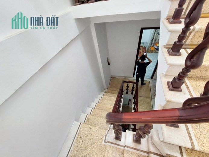 BÁN NHÀ - LÔ GÓC - GẦN PHỐ - GẦN Ô TÔ -TRUNG TÂM QUẬN HAI BÀ TRƯNG - TIỆN ÍCH BẠT NGÀN 39m 4 TẦNG