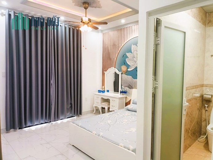 NHÀ Ở NGAY - SÁT HỒNG LONG - HXH - 3 TẦNG - GẦN 60M2 - NHÍCH 5 TỶ - NGỘP BANK