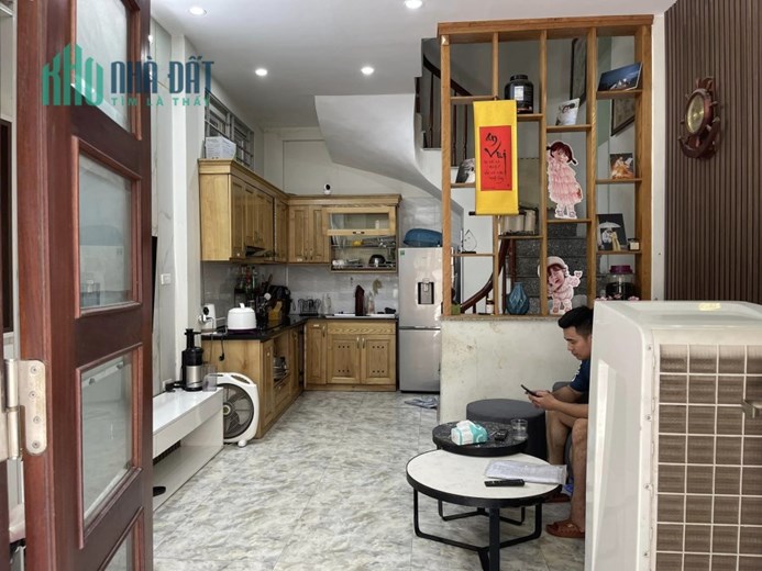 Bán nhà Mặt phố Nghi Tàm, Tây Hồ 4 làn Ô tô Vỉa hè rộng Kinh doanh 3.9 Tỷ