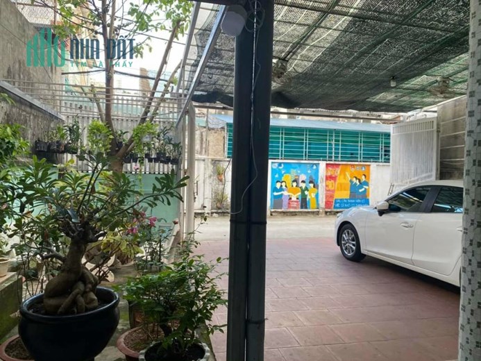 BÁN NHÀ ĐƯỜNG NGUYỄN  KIỆM PN .HÀNG HIẾM PHÚ NHUẬN - NGANG
 HƠN 8M - CÁCH MẶT TIỀN 2 CĂN - HẺM 2