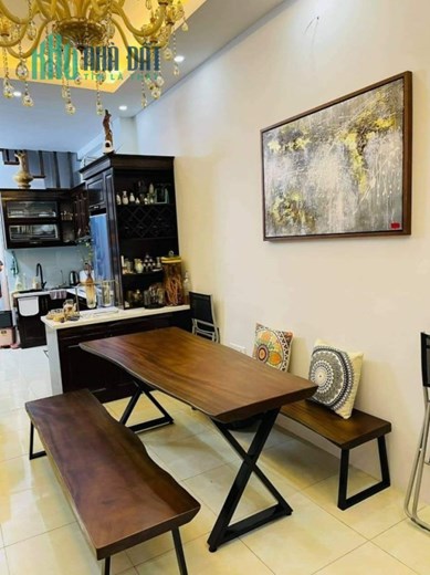 Bán nhà Ngọc Lâm ,Long Biên 37m2 ,5 tầng ,Full nội thất hiện đại giá nhỉnh 4 tỷ
