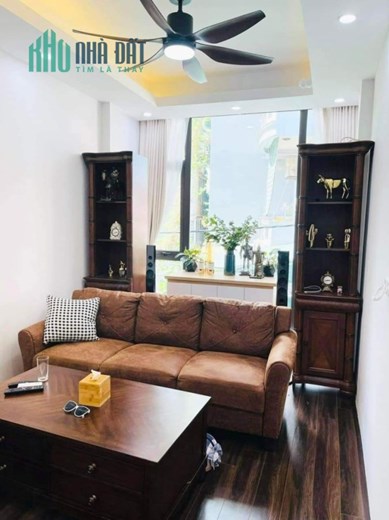 Bán nhà Ngọc Lâm ,Long Biên 37m2 ,5 tầng ,Full nội thất hiện đại giá nhỉnh 4 tỷ