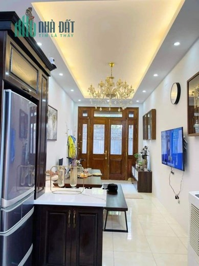 Bán nhà Ngọc Lâm ,Long Biên 37m2 ,5 tầng ,Full nội thất hiện đại giá nhỉnh 4 tỷ