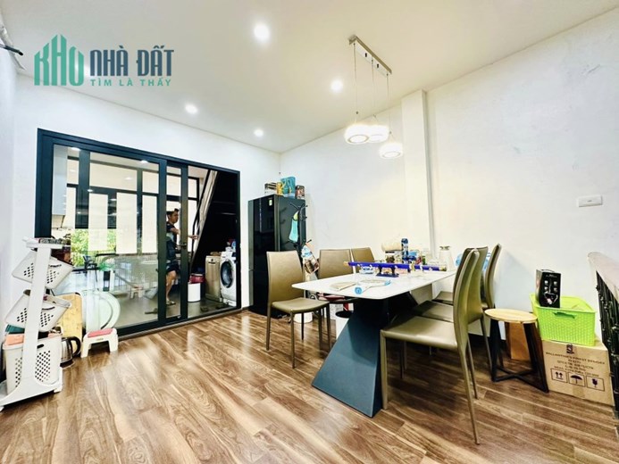 BÁN NHÀ NGÕ LINH QUANG ĐỐNG ĐA HN. NHÀ ĐẸP 5M Ô TÔ TRÁNH . GIÁ NHỈNH 100TR/M2