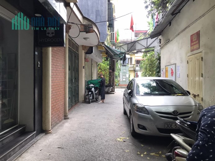 BÁN NHÀ NGÕ PHỐ ĐÔNG TÁC ĐỐNG ĐA HN. NHÀ ĐẸP LÔ GÓC Ô TÔ ĐỖ CỬA VÀO NHÀ. GIÁ 6.8 TỶ