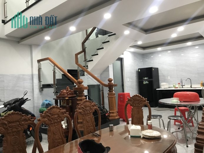 Q7 Lâm Văn Bền, nhà dt rộng vị trí đẹp giá tốt xe hơi đỗ cửa chưa tới 10 tỷ, khu dân cư sầm uất,