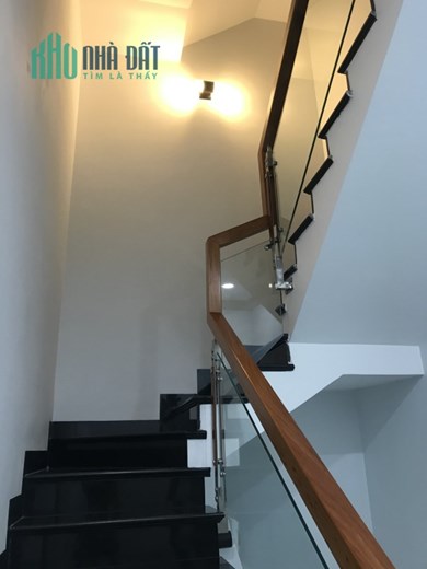 Q7 Lâm Văn Bền, nhà dt rộng vị trí đẹp giá tốt xe hơi đỗ cửa chưa tới 10 tỷ, khu dân cư sầm uất,