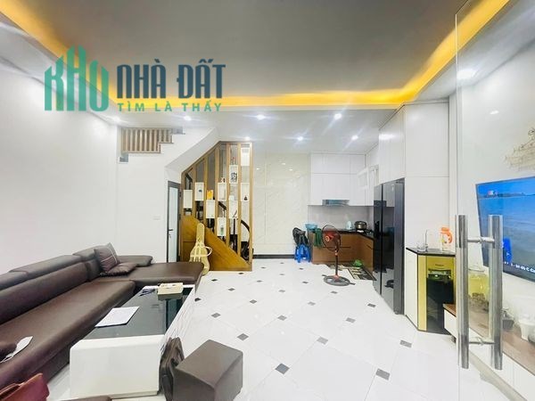 BÁN GẤP NHÀ ĐẸP NGUYỄN VĂN HUYÊN CẦU GIẤY, DÂN XÂY, ÔTÔ ĐỖ GẦN, 39M2 GIÁ NHỈNH 4TỶ