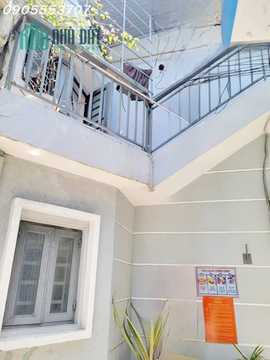 BÁN nhanh nhà 2 mặt kiệt, 2 tầng đẹp kiên cố, dt 57m2, có 3 P. Ngủ, cách đường chính 100m, Giá sập