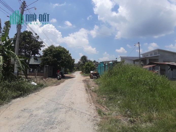 Cần bán lỗ nền đất 164m2 mặt tiền đá xanh 7m, SHR, chỉ giá 880 triệu