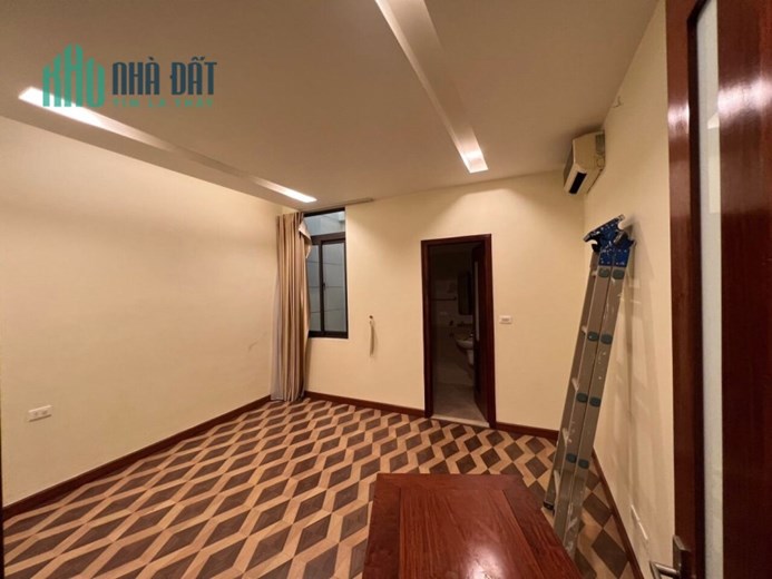 Nhà 75m Mặt Tiền 6m Giá Nhỉnh 10 Tỷ. Ô Tô Vào Nhà. An Ninh Tôt. Chủ Thiện Chì Cần Bán Nhanh.