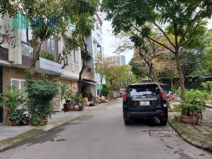 Bán Biệt Thự Lô Góc, View thoáng, 178m2 xây 4 tầng tại Thành Phố Giao Lưu 32 Tỷ