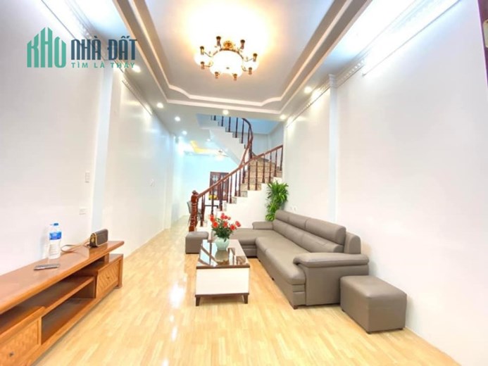 VIP TRUNG HÒA - CẦU GIẤY - NHỈNH 6 TỶ - 50M2 - NGÕ RỘNG GẦN Ô TÔ - 2 THOÁNG - NHÀ ĐẸP FULL NỘI THẤT
