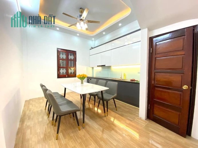 VIP TRUNG HÒA - CẦU GIẤY - NHỈNH 6 TỶ - 50M2 - NGÕ RỘNG GẦN Ô TÔ - 2 THOÁNG - NHÀ ĐẸP FULL NỘI THẤT