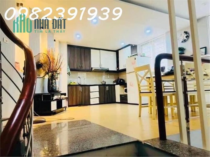 SIÊU HIẾM - BÁN NHÀ PHẠM NGỌC THẠCH, Ô TÔ VÀO NHÀ 40M 6.8 TỶ