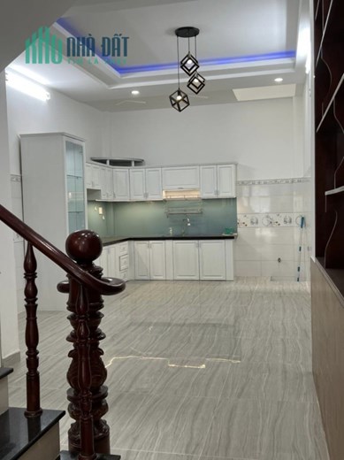 Bán nhà Lê Văn Quới 4 tầng BTCT xe hơi vào nhà, hxh chỉ 8ty2 TL, 4PN, 5WC.