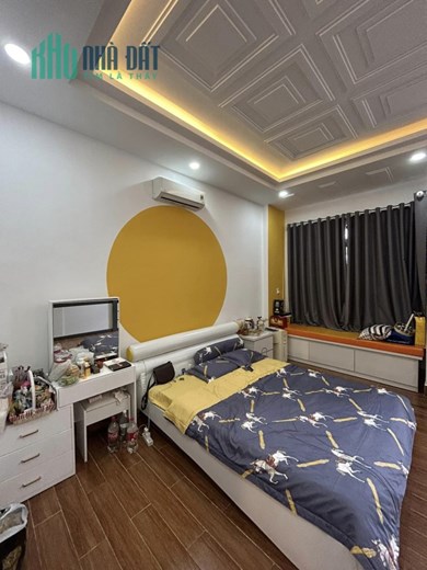 Tôi Chính chủ Bán nhà Nguyễn Thị Thập, Tân Quy Quận 7 80m2, hẻm xe tải  4 tầng chỉ 6.5 tỷ