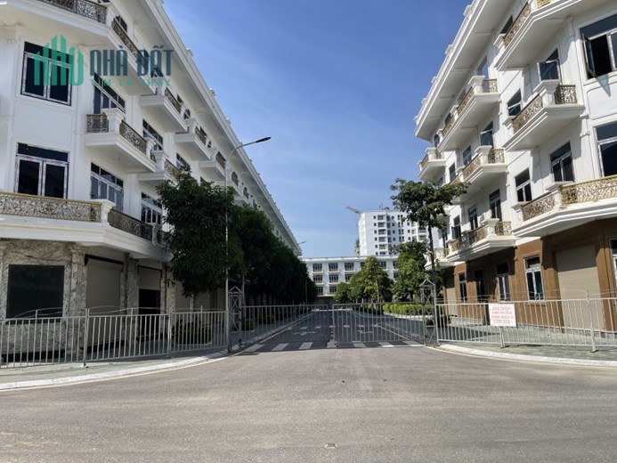 NHÀ 4 TẦNG TP.THANH HÓA. GIÁ 13,5 TRIỆU/M2. SANG TÊN SỔ NGAY. HOTLINE: 0966 343 969