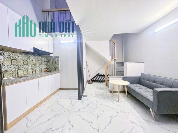 Nhà bán gần Phan Đăng Lưu, Bình Thạnh, 3 tầng, 2PN, DT 4,2mx4,7m, chỉ 2,75 tỷ