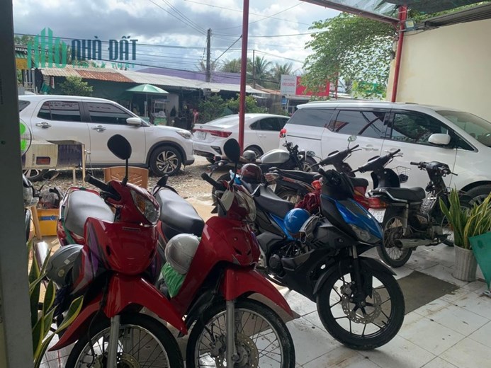 CẦN SANG NHƯỢNG QUÁN VỊ TRÍ TRUNG TÂM MẶT TIỀN KINH DOANH.