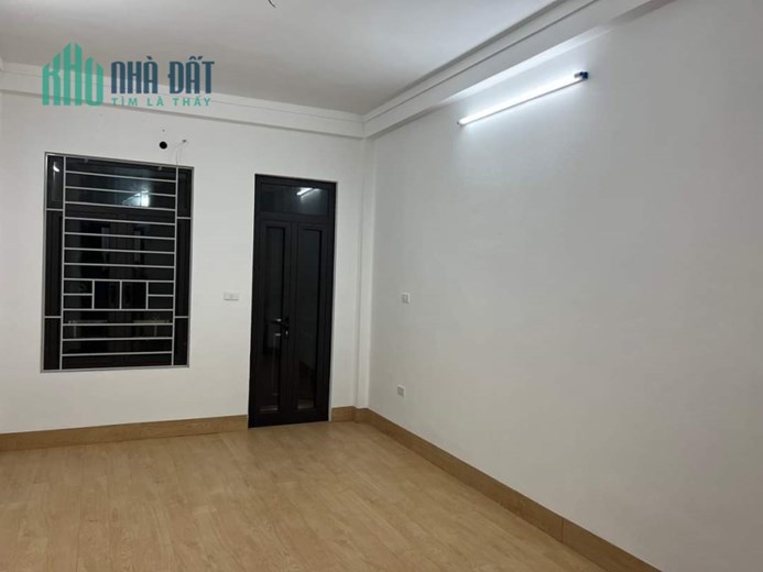 Phạm Văn Đồng- 37m x 4T- Oto- gần công viên-KD- Ở ngay- chỉ 6 tỷ 7