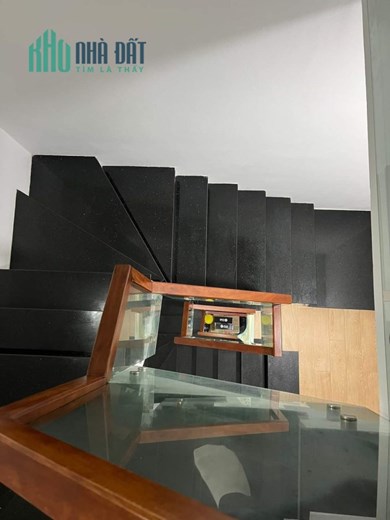 Phạm Văn Đồng- 37m x 4T- Oto- gần công viên-KD- Ở ngay- chỉ 6 tỷ 7