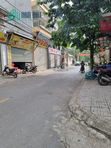 Phạm Văn Đồng- 37m x 4T- Oto- gần công viên-KD- Ở ngay- chỉ 6 tỷ 7