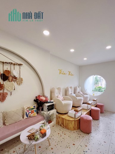 Sang lại Tiệm Nail & Gội Đầu Quận Phú Nhuận➖ Diện Tích ngang 5m dài 16m ( tầng 1 ).