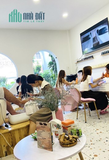 Sang lại Tiệm Nail & Gội Đầu Quận Phú Nhuận➖ Diện Tích ngang 5m dài 16m ( tầng 1 ).