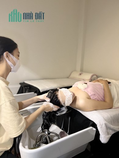 Sang lại Tiệm Nail & Gội Đầu Quận Phú Nhuận➖ Diện Tích ngang 5m dài 16m ( tầng 1 ).