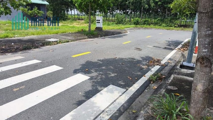 Bán đất TP.Tân Uyên, Lô góc 2MT 72m2 thổ cư 100%, SHR chỉ 1.450 tỷ. Lh:0395750786.