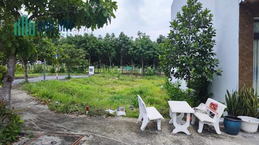 Bán đất TP.Tân Uyên, Lô góc 2MT 72m2 thổ cư 100%, SHR chỉ 1.450 tỷ. Lh:0395750786.