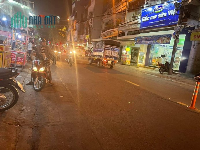 .Nhà Mặt Tiền Kinh Doanh Lê Độ, 105m2 ngang 6.7, Kinh Doanh