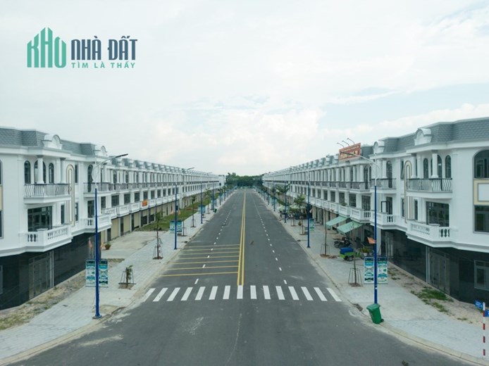 Định cư nước ngoài bán gấp căn shop house thăng long 3ty9