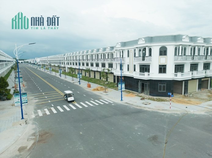 Định cư nước ngoài bán gấp căn shop house thăng long 3ty9