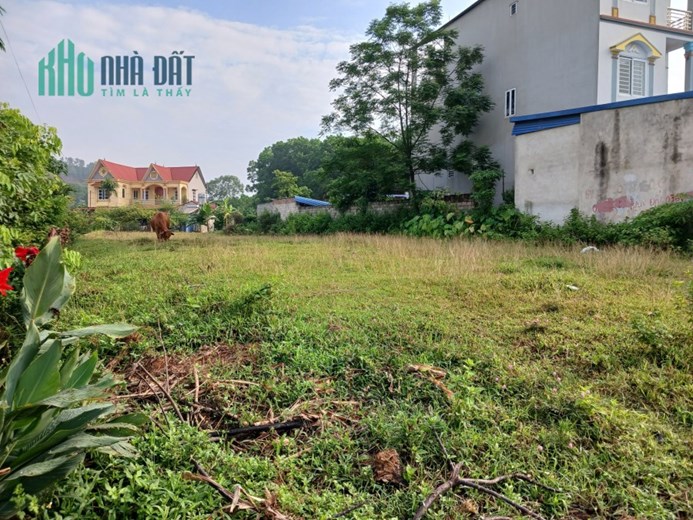 Cắt lỗ cần bán lô đất 760 m2 có 200 TC nằm trên trục đường nhựa 261 mặt tiền 15m đối diện ngay